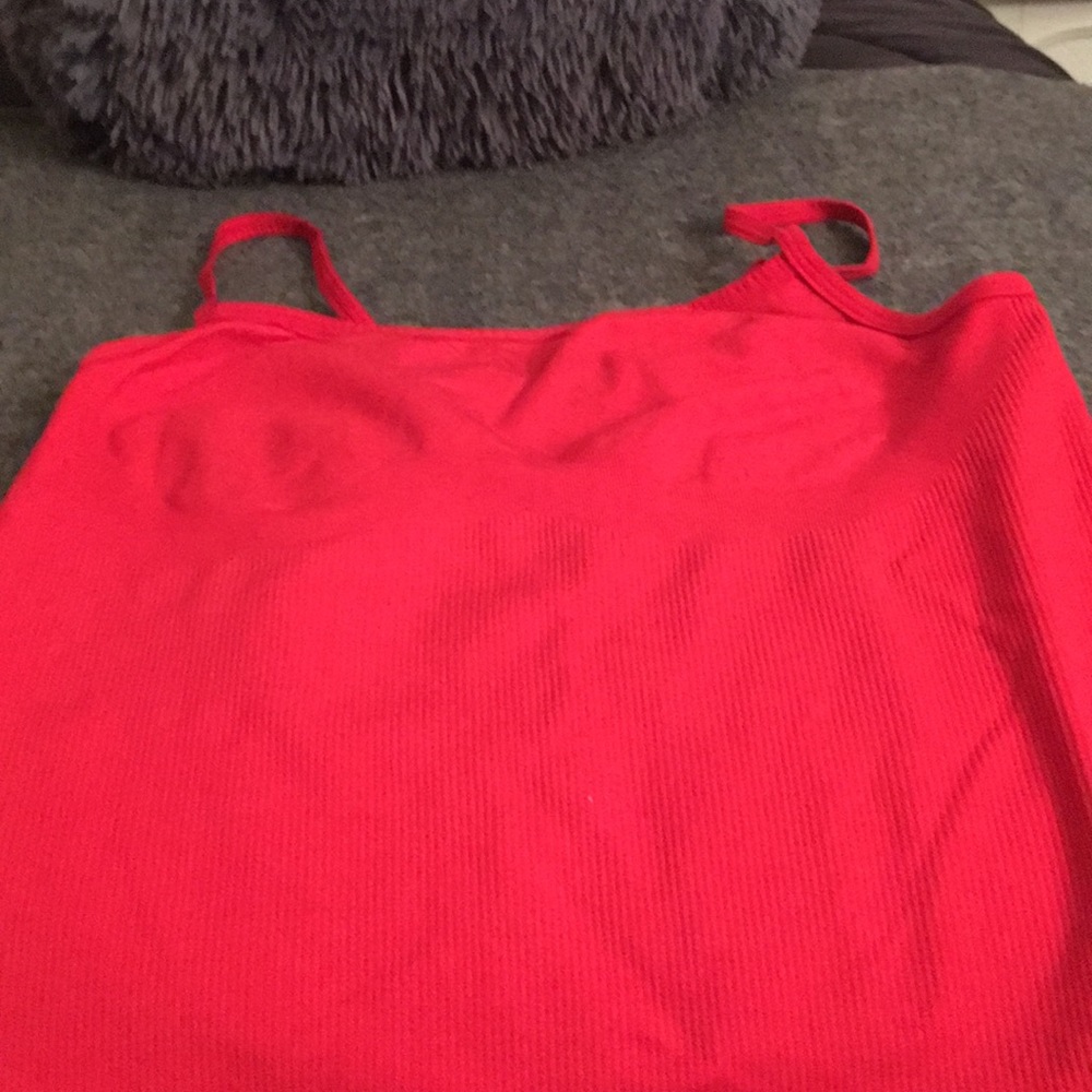 🔥Sale🔥..Red spaghetti strap crop top..EUC